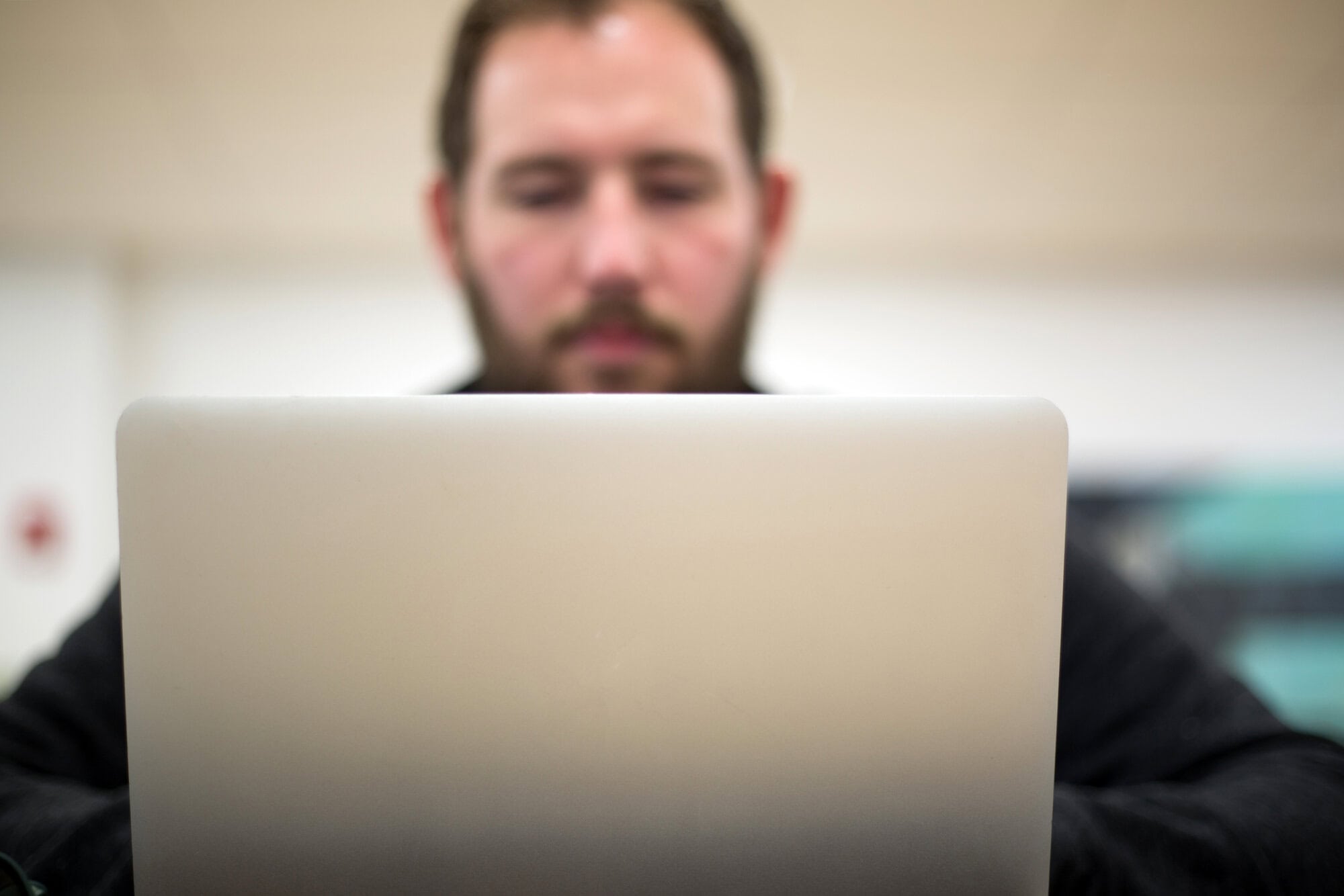 Man having online hypnotherapy